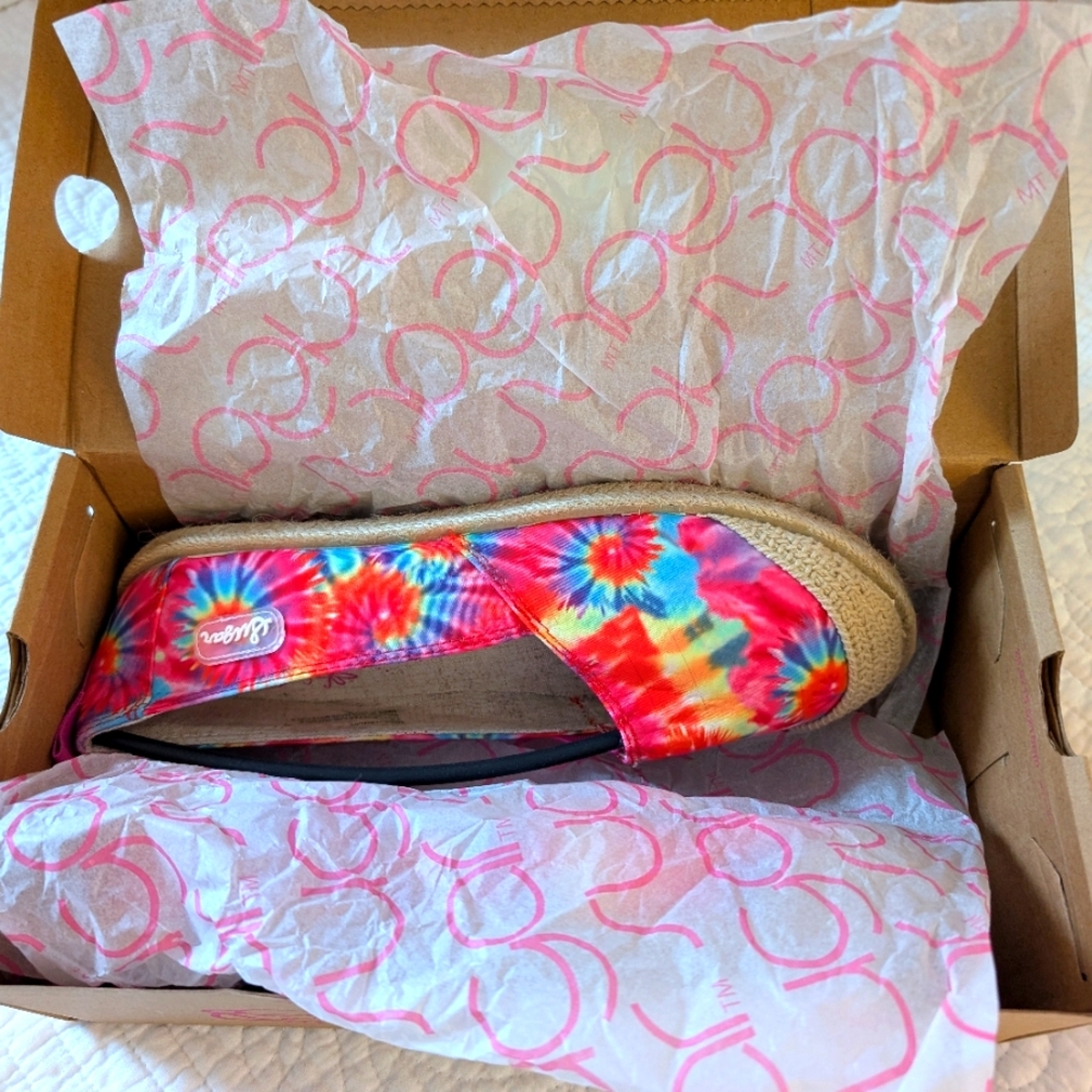 NIB ( New in Box) Sugar size 8.5m  Ladies Tie Dye flat canvas espadrille.